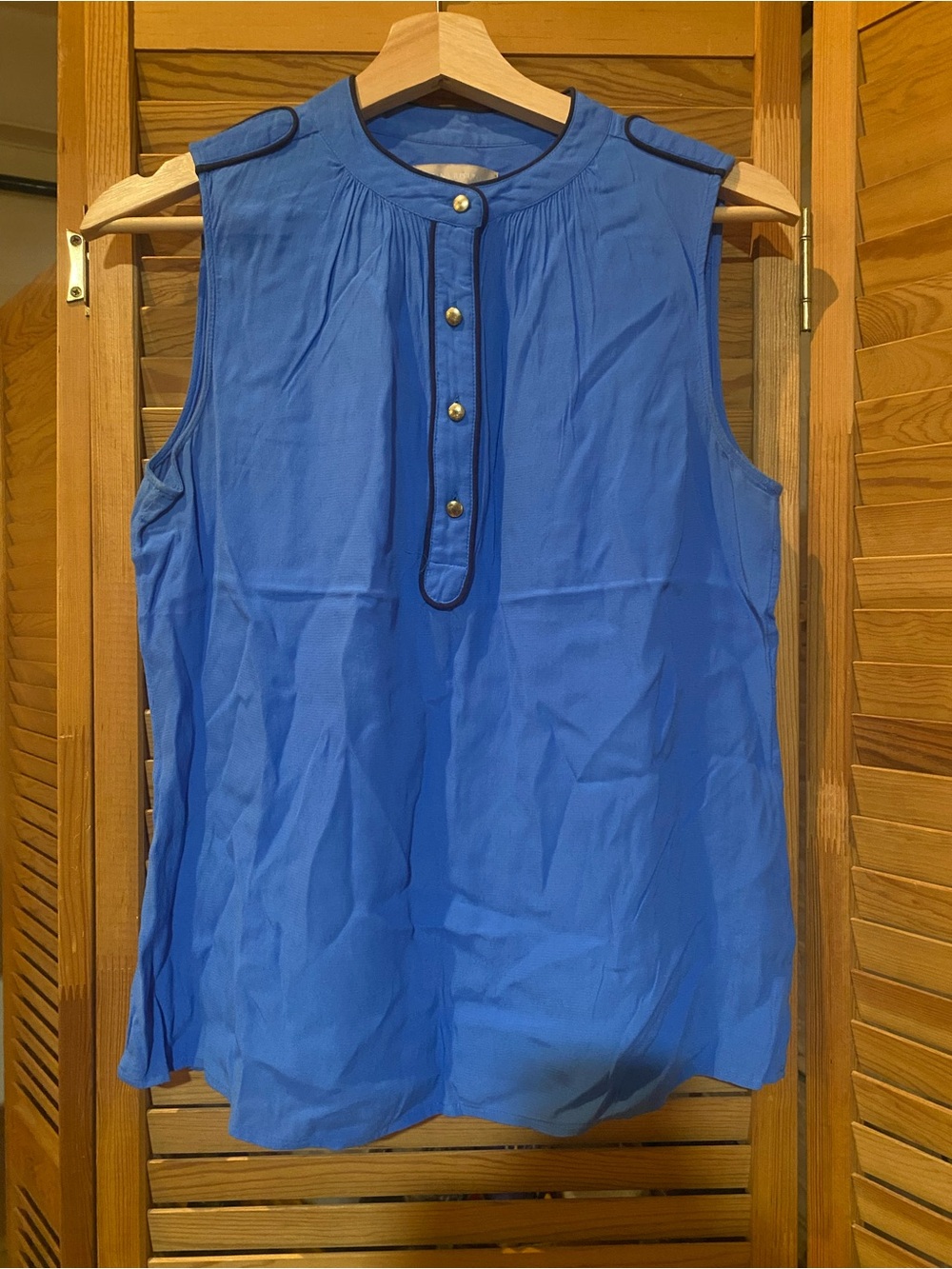 Sleeveless Blue 1/4 Button Women's Top